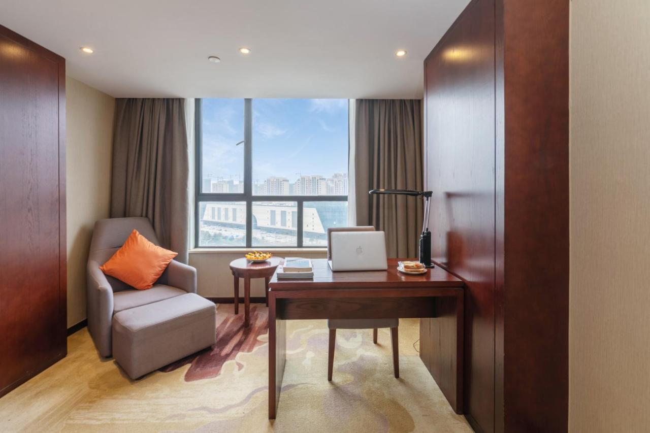 Huzhou Wealth Hotel Exterior photo