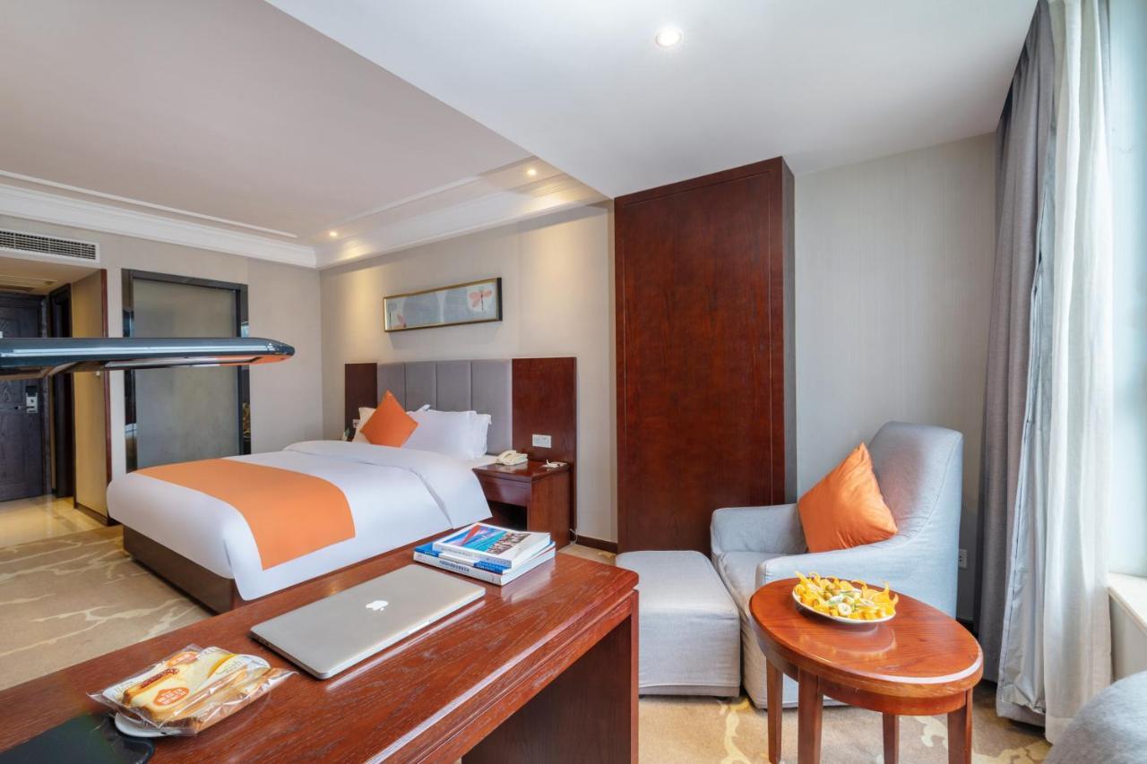 Huzhou Wealth Hotel Exterior photo