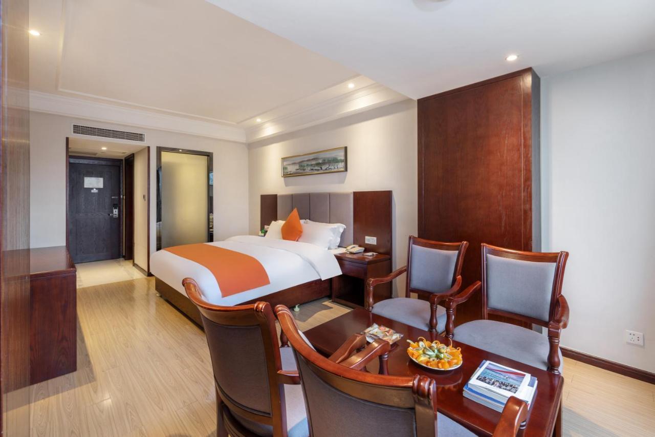 Huzhou Wealth Hotel Exterior photo
