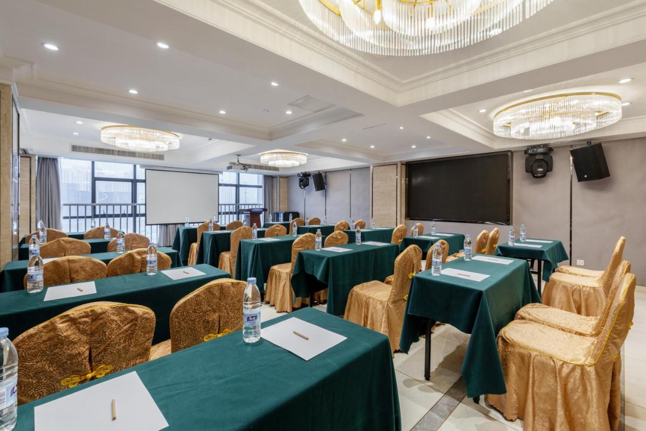 Huzhou Wealth Hotel Exterior photo