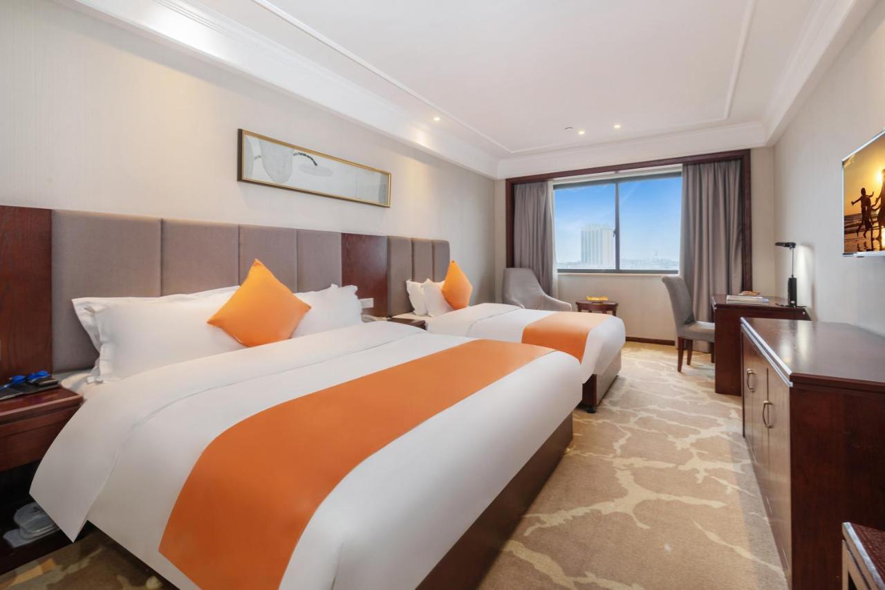 Huzhou Wealth Hotel Exterior photo