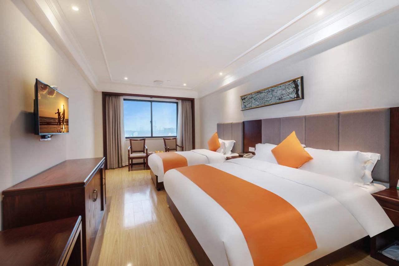 Huzhou Wealth Hotel Exterior photo