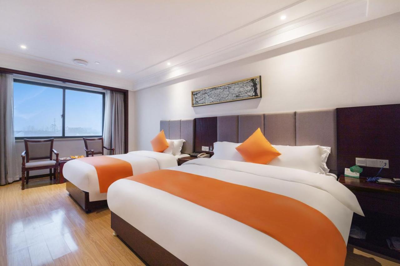 Huzhou Wealth Hotel Exterior photo
